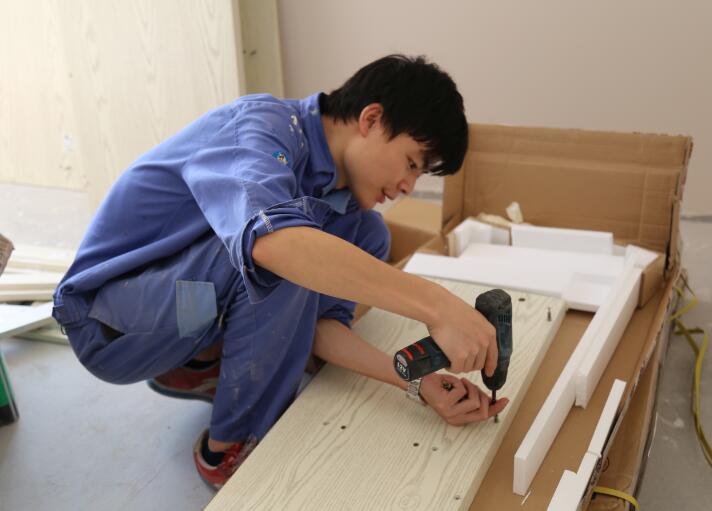 櫥柜安裝中的五金配件，鉸鏈的選擇很重要