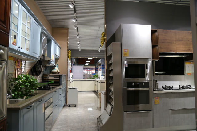 家具在網(wǎng)上買好還是實(shí)體店買好？