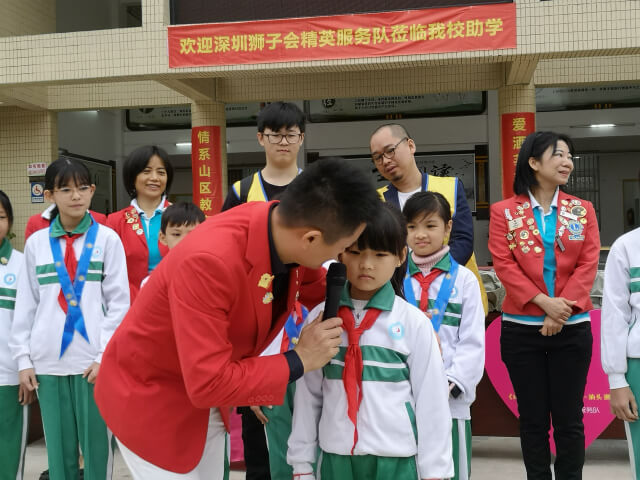 左右手創(chuàng)始人盧建華先生潮汕助學(xué)之行 - 讓愛伴隨他們成長！