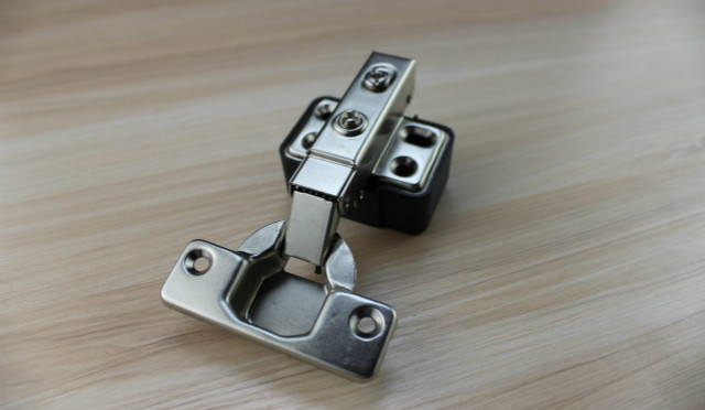 81衣柜門(mén)合葉的安裝方法是什么，衣柜門(mén)合葉安裝攻略