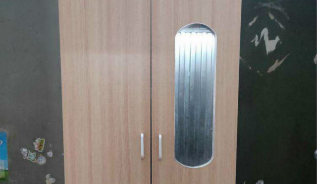 182平開(kāi)門(mén)衣柜鏡子安裝方法分那幾步，正確的注意事項(xiàng)是什么？