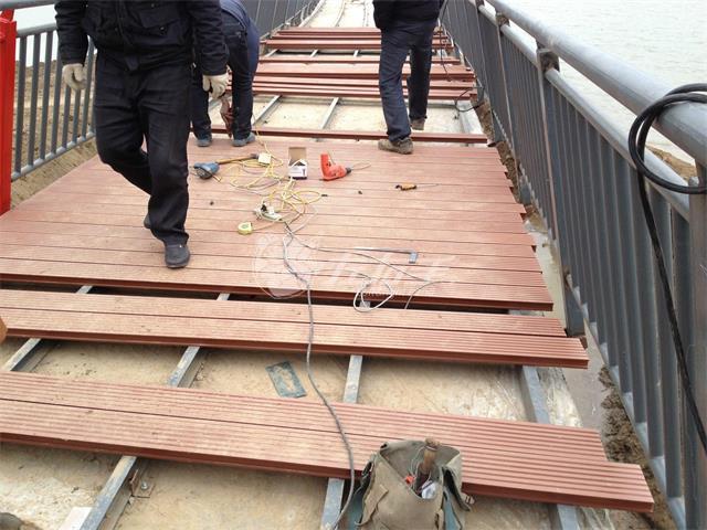 塑木地板如何選擇？塑木地板安裝需要注意什么？