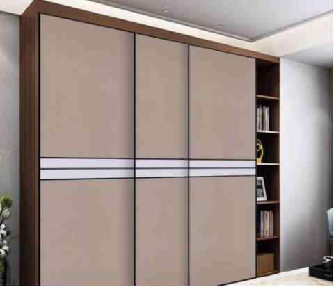 【定做整體衣柜加盟】一般衣柜門用什么材料，選購衣柜門有哪些注意事項