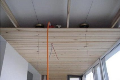 家裝過(guò)道吊頂設(shè)計(jì)：陽(yáng)臺(tái)安裝有吊頂了還可以安裝晾衣架嗎？